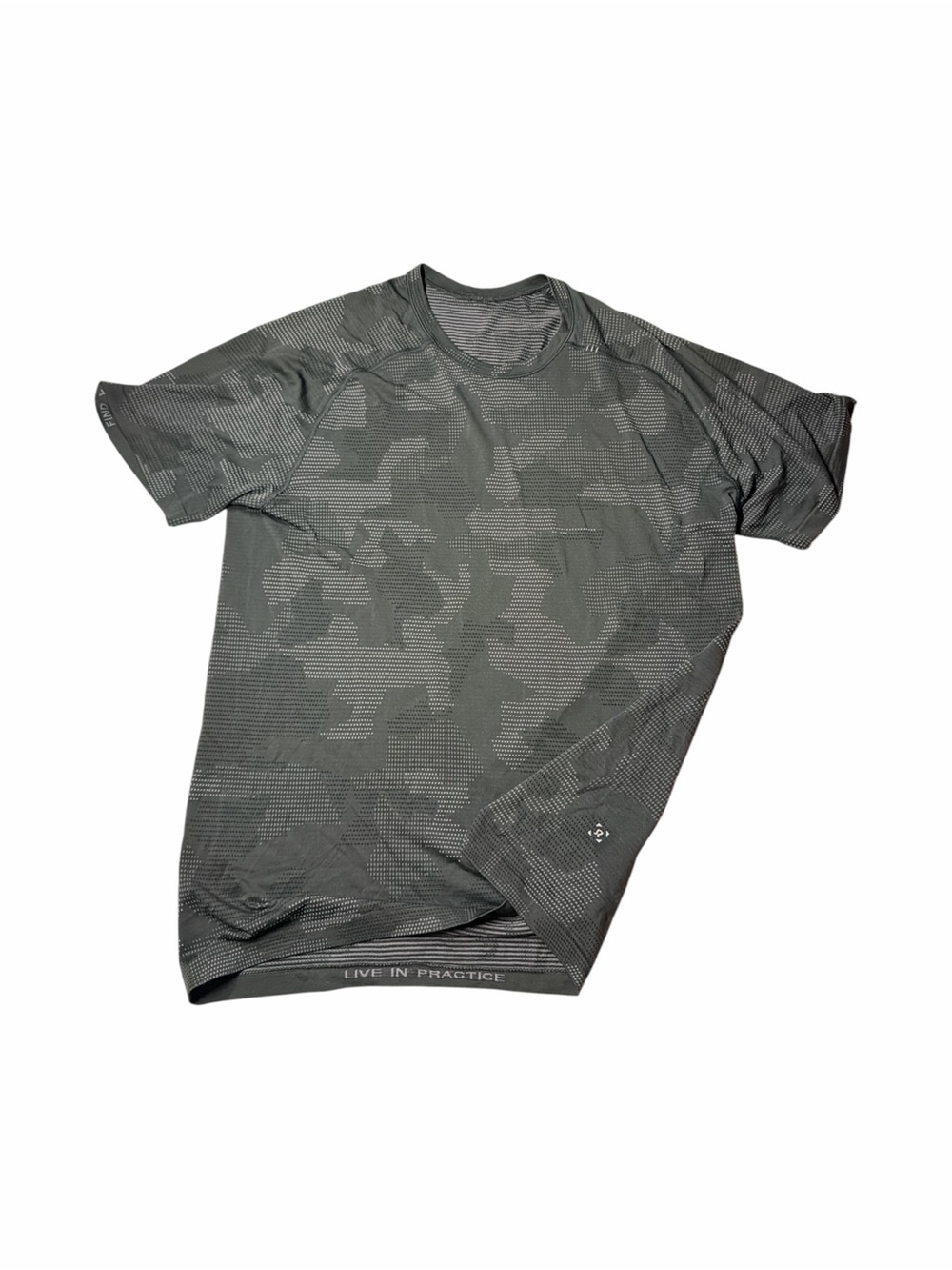 Lululemon Men’s Metal Vent Tech Short Sleeve Shirt Gray Camo Size L